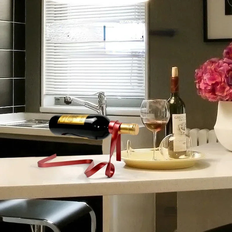 Présentoir à vin en métal effet ruban, style contemporain et élégant