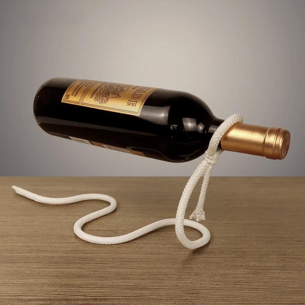 Décoration insolite pour amateurs de vin – corde rigide tenant une bouteille