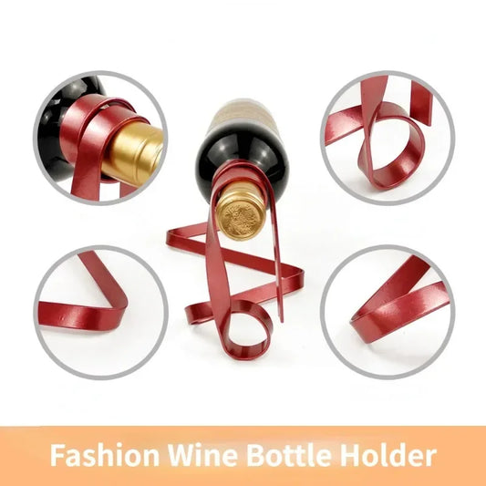 Porte-bouteille illusion d’optique avec ruban métallique rouge sur table en bois